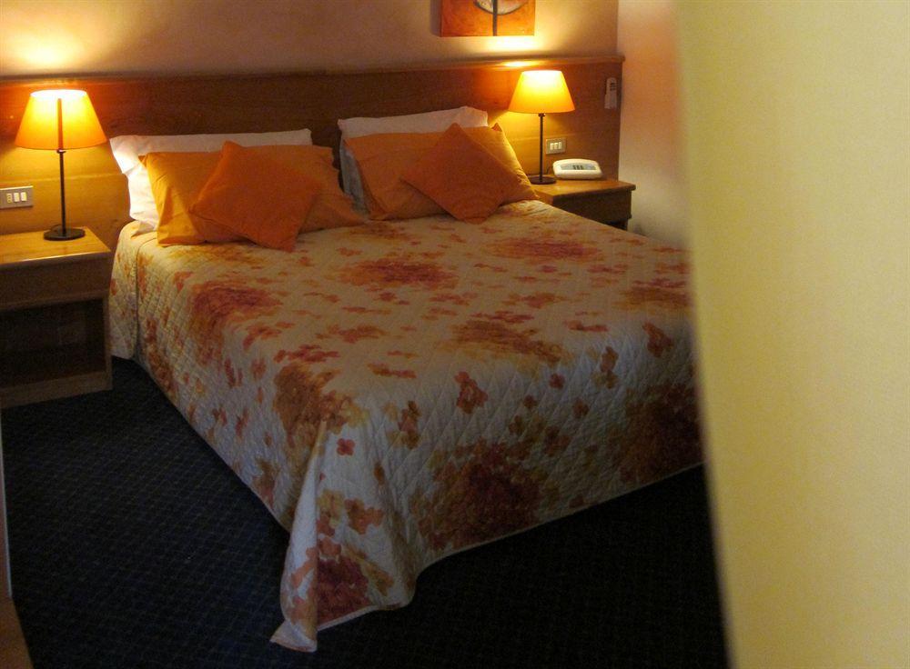 Hotel Marina Torri Del Benaco Luaran gambar