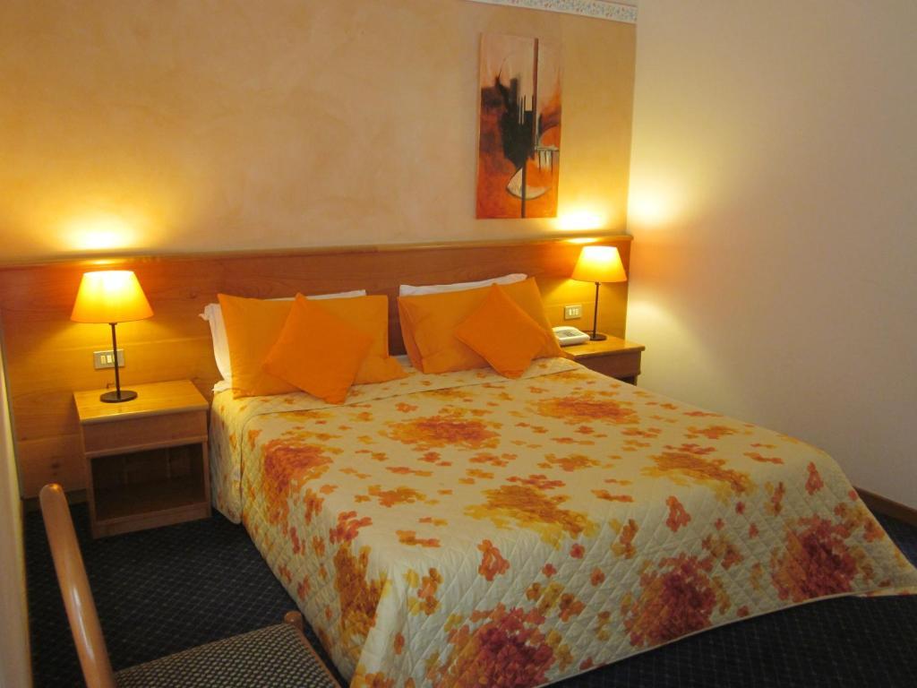Hotel Marina Torri Del Benaco Bilik gambar